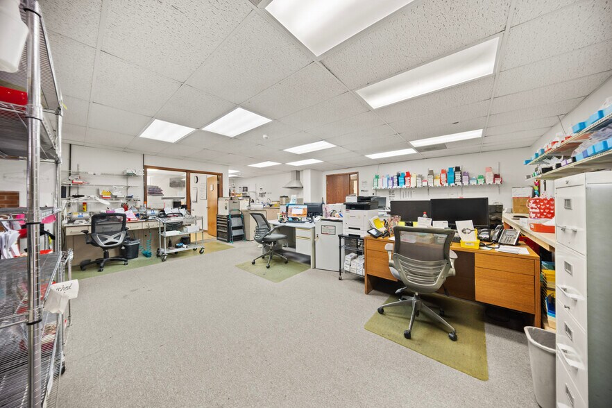 More Photos Of 5413 Walnut Ave, Downers Grove Office For Lease