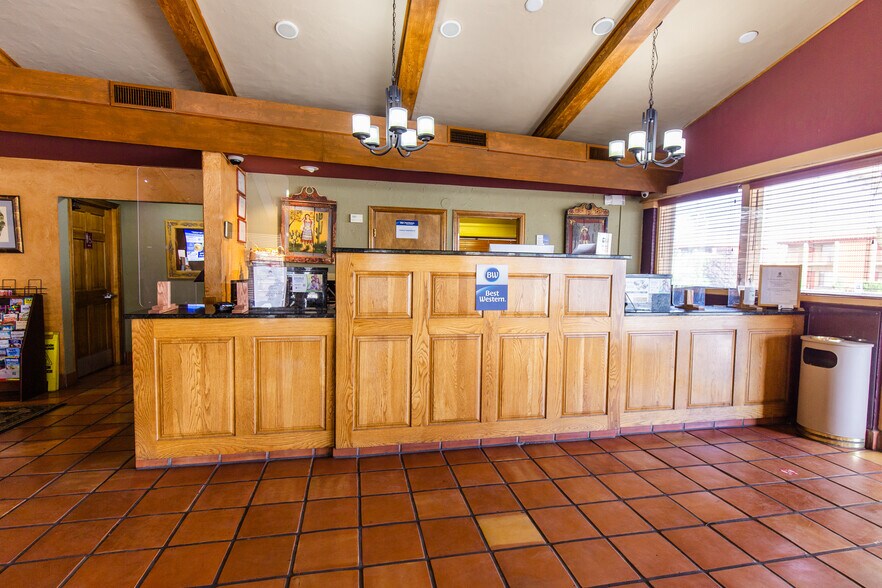 More Photos Of 1765 S Main St, Las Cruces Hotel For Sale