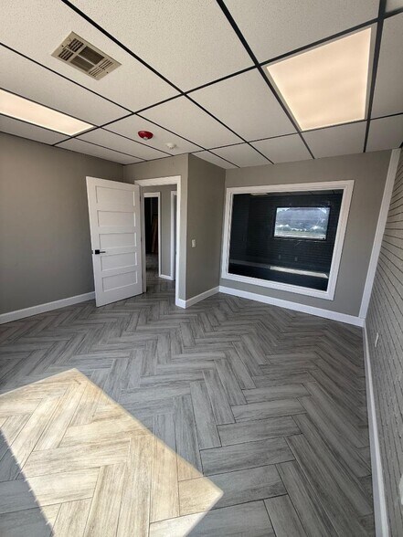 More Photos Of 210 N Flood Ave, Norman Office For Lease