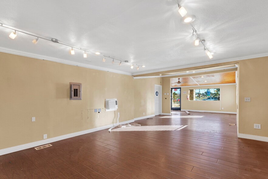 More Photos Of 16088 Outer Bear Valley Rd, Victorville Office For Lease