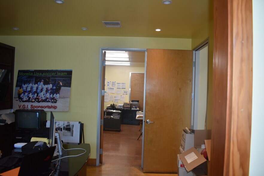 More Photos Of 5508 Santa Fe Ave, Los Angeles Light Manufacturing For Sale