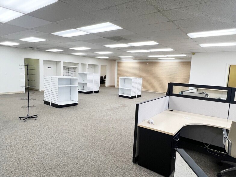 More Photos Of 3211 Auto Plaza, Richmond General Retail For Lease