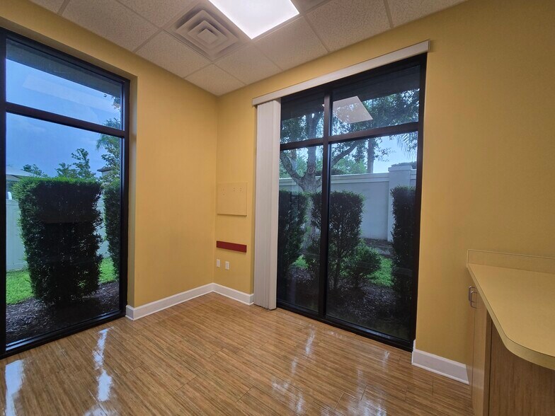 More Photos Of 4500 Hodges Blvd, Jacksonville Office For Lease
