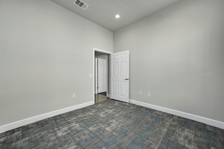 More Photos Of 1101 Satellite Vw, Round Rock Medical For Lease