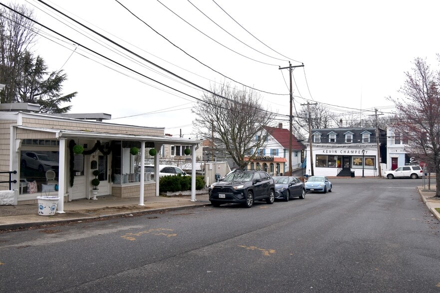 More Photos Of 6 Carlton Ave, Port Washington Storefront For Lease