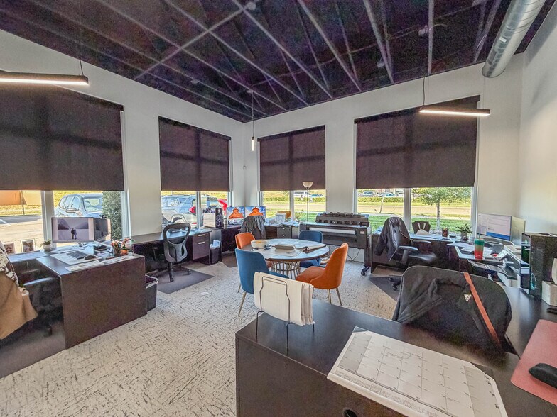 More Photos Of 1348 W US Highway 287 Byp, Waxahachie Office For Lease