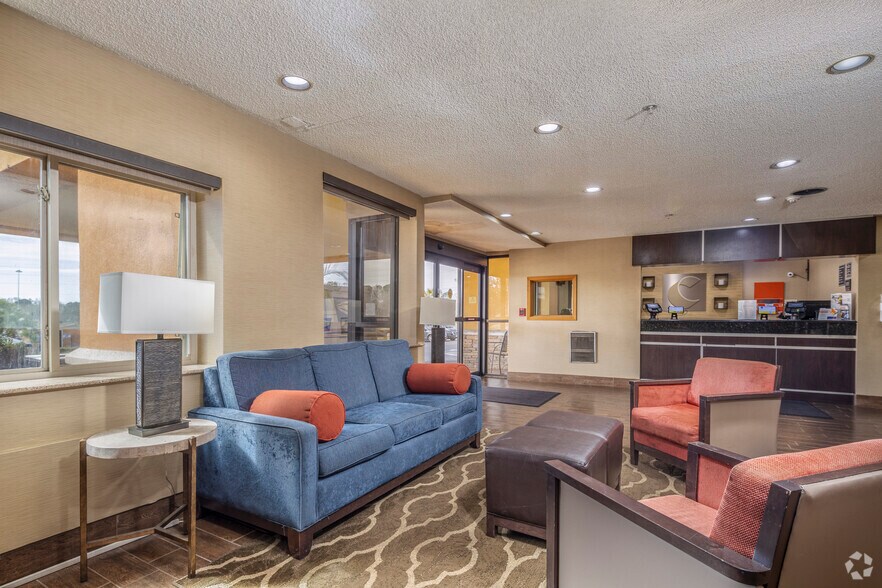 More Photos Of 911 Bush River Rd, Columbia Hotel For Sale