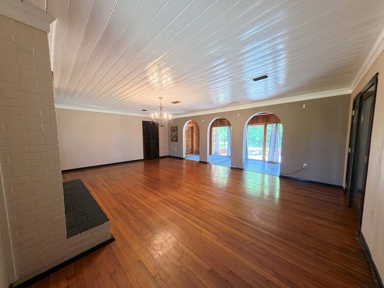 More Photos Of 2575 Old Highway 24, Hattiesburg Office For Sale