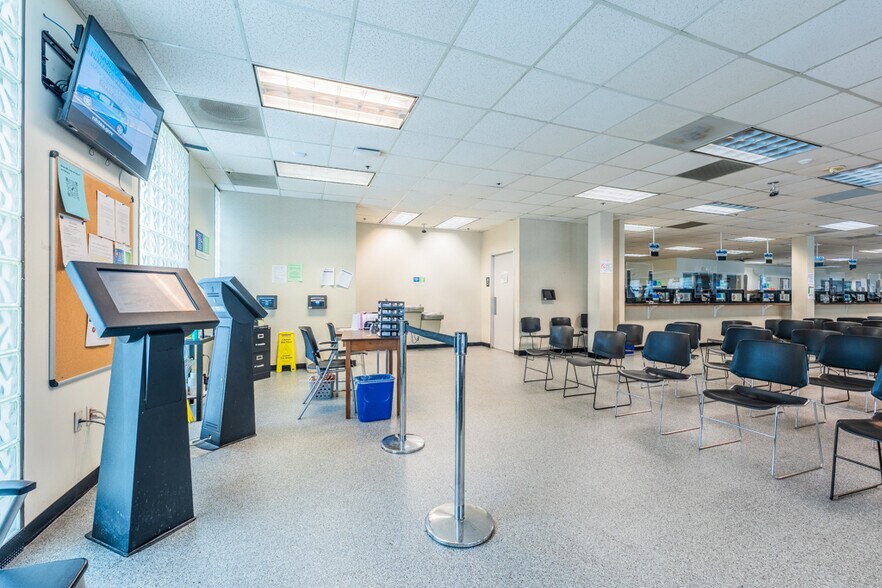 More Photos Of 2110 E Governors Cir, Houston Light Manufacturing For Sale