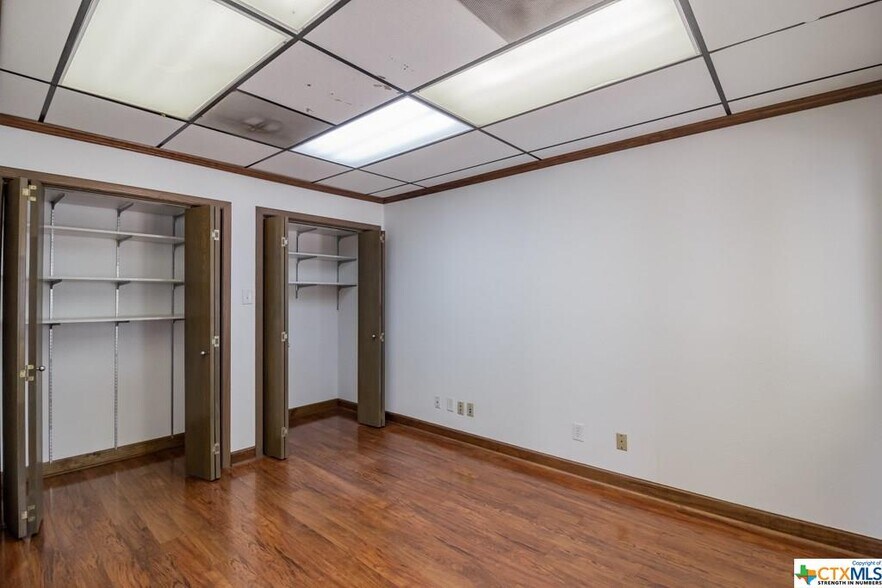 More Photos Of 1121 Northside Rd, Victoria Industrial For Sale