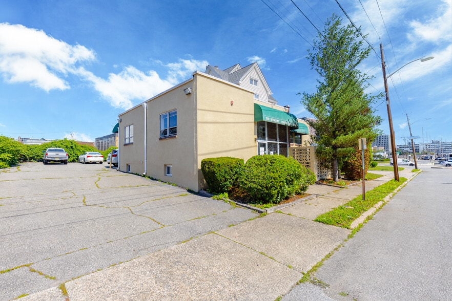 Primary Photo Of 87 Old River St, Hackensack Office Residential For Lease