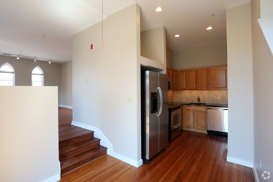More Photos Of 125 W Saratoga St, Baltimore Apartments For Sale