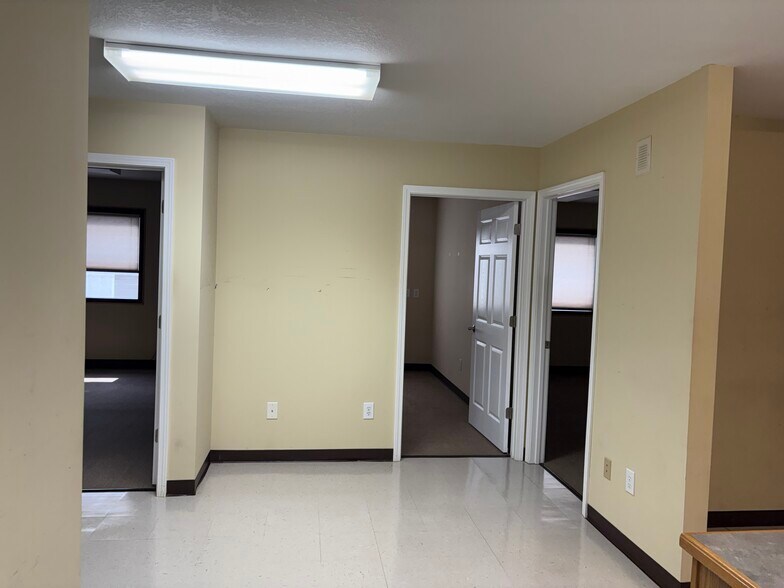 More Photos Of 529 Main St, North Wilkesboro Office For Sale