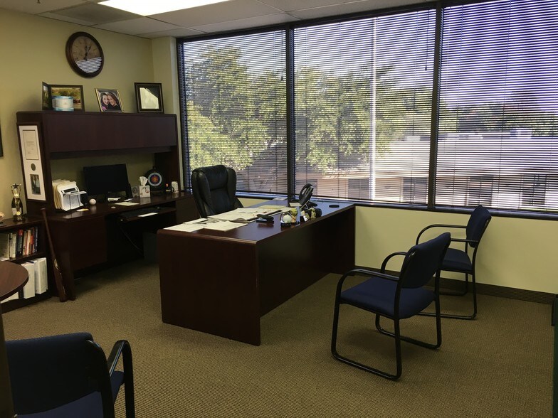 More Photos Of 16800 N Dallas Pky, Dallas Medical For Sale