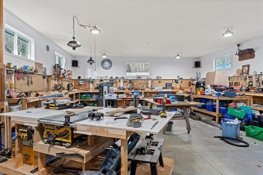 More Photos Of 7663 Industrial Way, Agassiz Warehouse For Sale