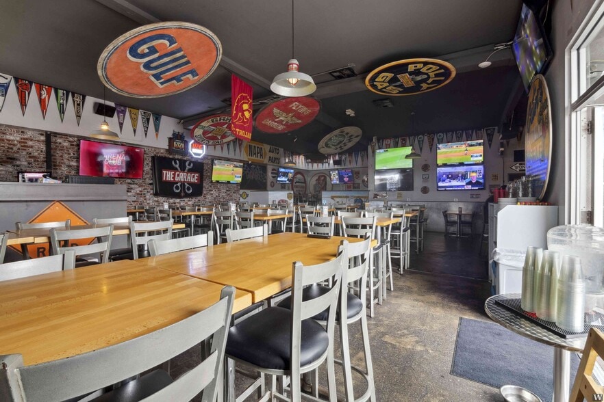 More Photos Of 3387 Motor Ave, Los Angeles Restaurant For Lease