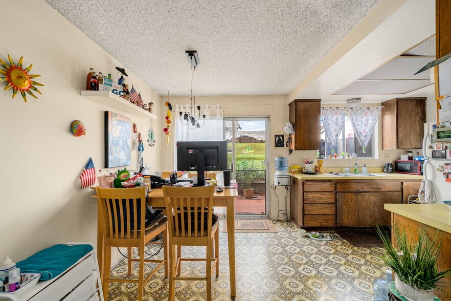 More Photos Of 1070 Freeman Ave, Long Beach Apartments For Sale