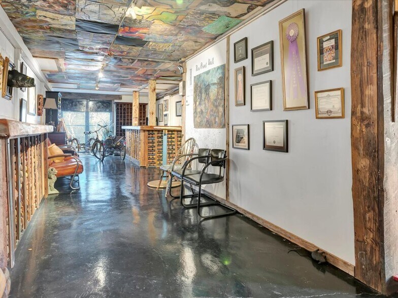 More Photos Of 132 Nacogdoches St, Center Storefront Retail Residential For Sale