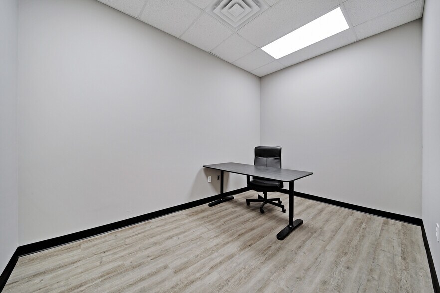 More Photos Of 12155 Cutten Rd, Houston Warehouse For Lease