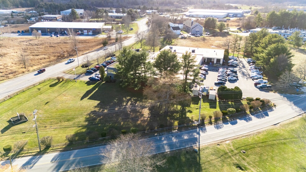 More Photos Of 116 Parker St, Newburyport Manufacturing For Sale