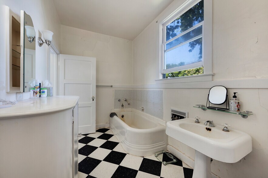 More Photos Of 125 Cristo Ln, Santa Rosa Specialty For Sale