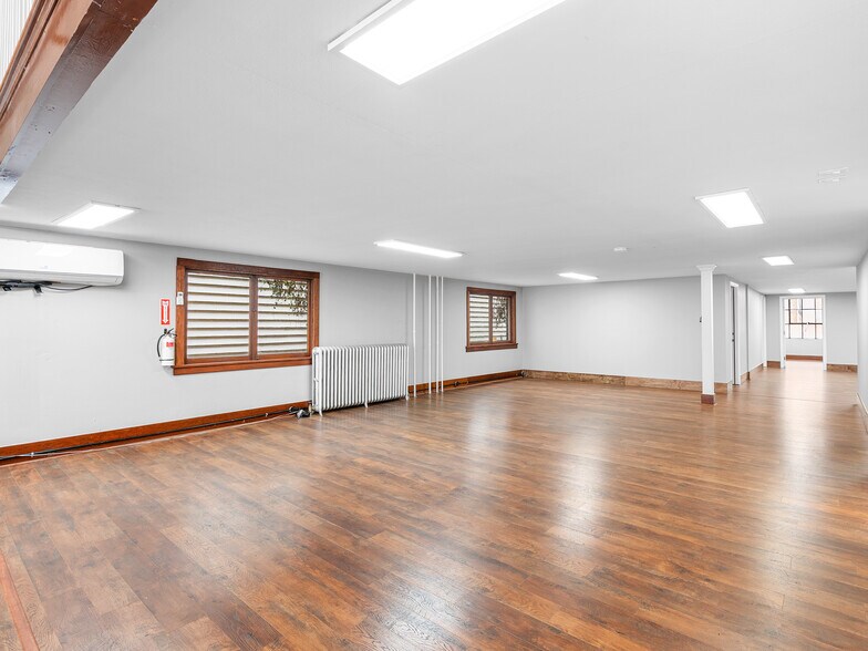 More Photos Of 2017 Main St, Forest Grove Storefront Retail Office For Lease