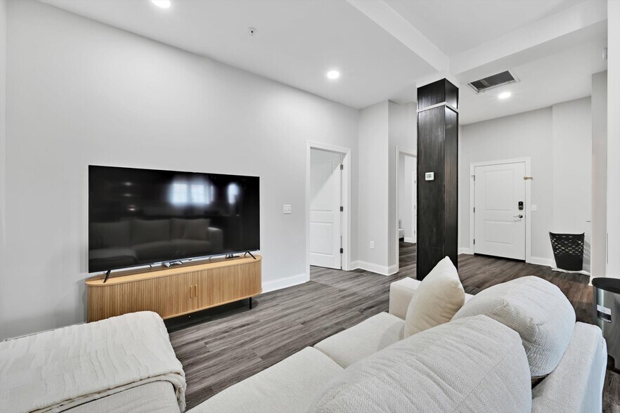 More Photos Of 236 W Market St, Jonestown Multifamily For Sale