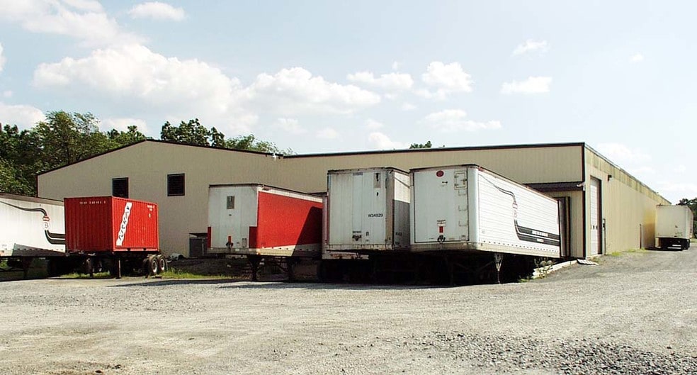 More Photos Of 2 Brenneman Cir, Mechanicsburg Warehouse For Lease
