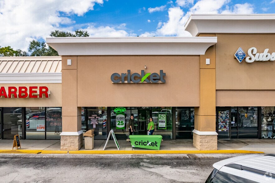 More Photos Of 35104 US Highway 19 N, Palm Harbor Unknown For Lease