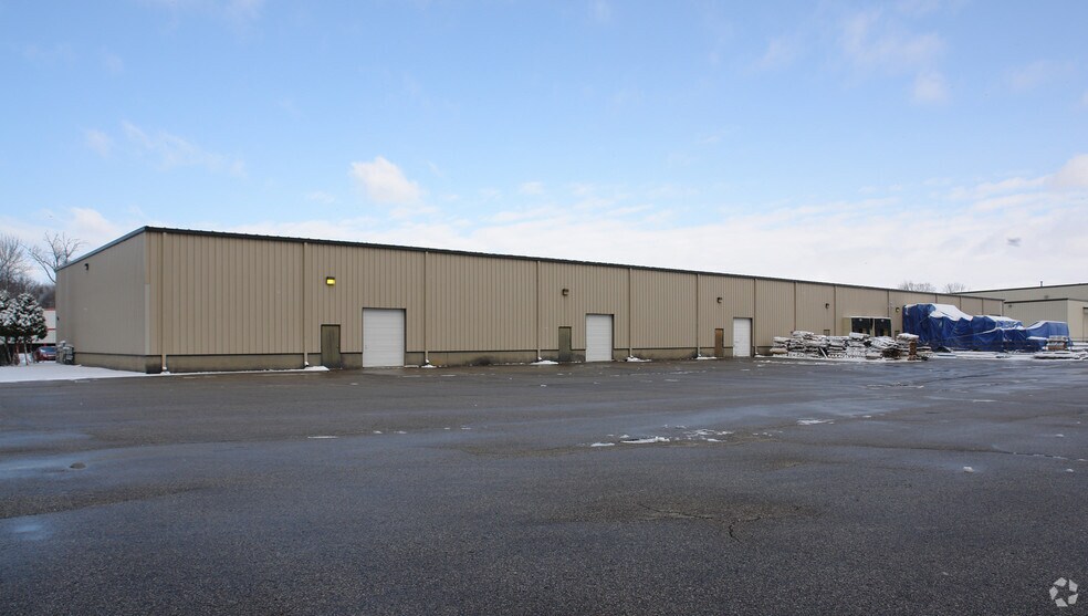 More Photos Of 2420 Schuette Rd, Midland Warehouse For Lease