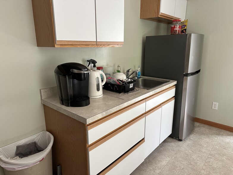 More Photos Of 343 Dewey St, Bennington Office For Lease