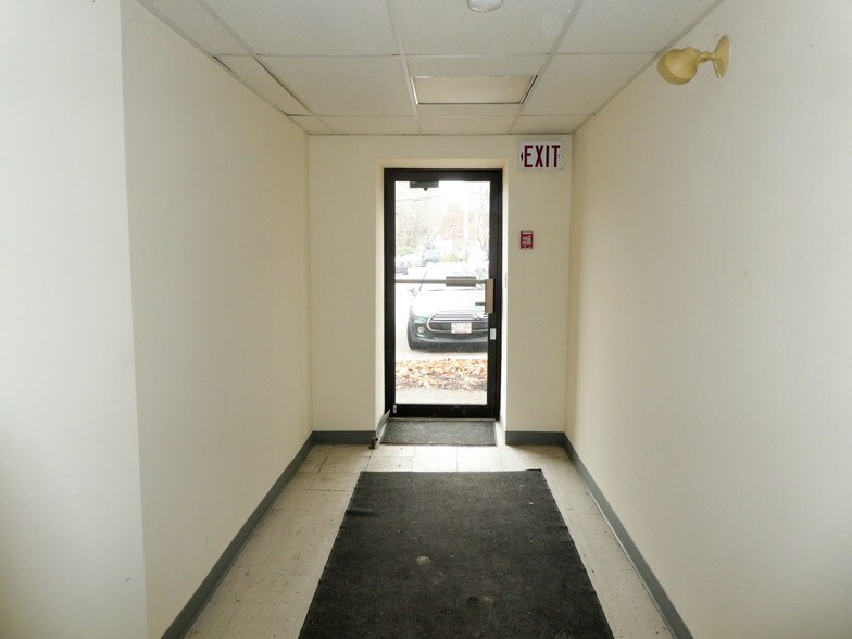More Photos Of 1 Harris St, Newburyport Medical For Lease