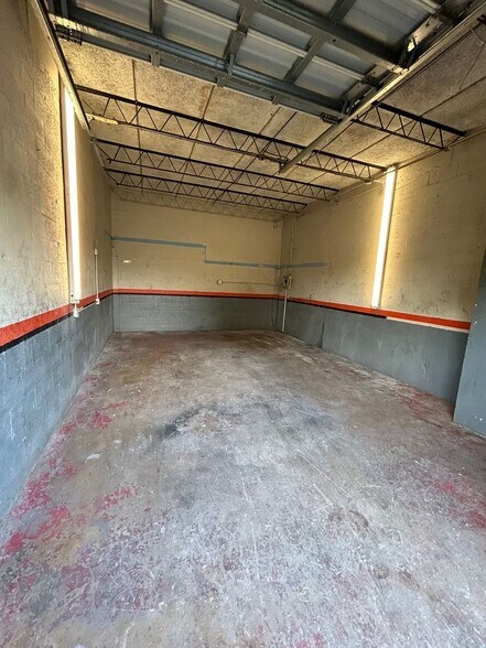 More Photos Of 4619-4629 NW 8th Ave, Oakland Park Warehouse For Lease