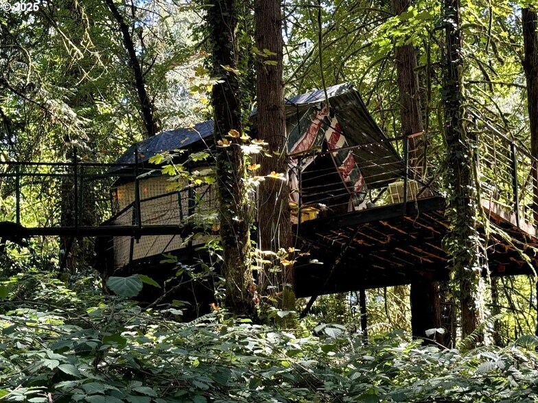 More Photos Of 8720 SW Katherine Ln, Portland Specialty For Sale