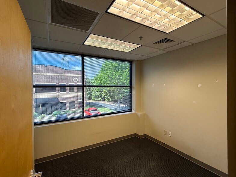 More Photos Of 1880 W Oak Pky, Marietta Light Distribution For Sale