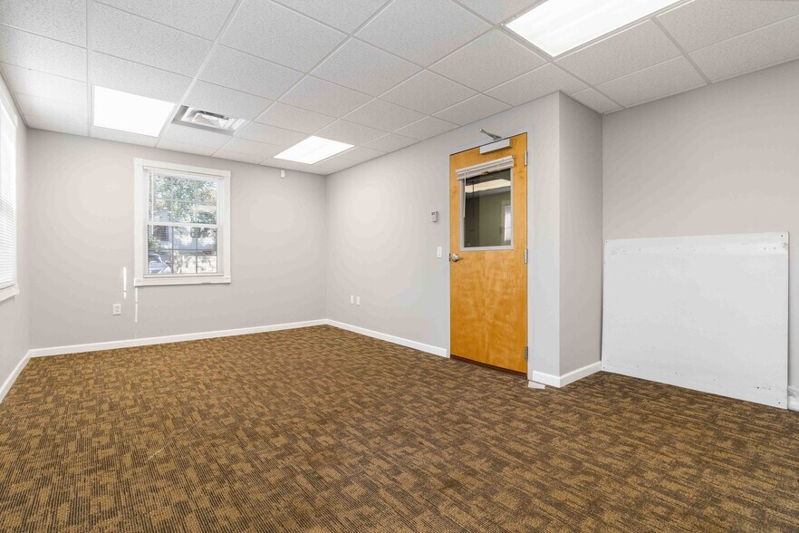 More Photos Of 118 Stockbridge Rd, Jonesboro Medical For Lease