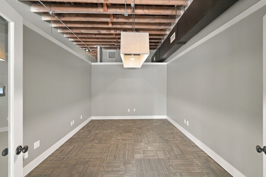 More Photos Of 1602-1608 Walnut St, Jacksonville Restaurant For Sale