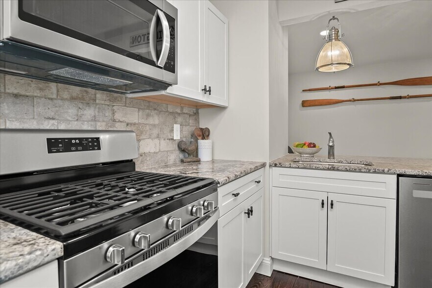 More Photos Of 140 S Washington St, Easton Specialty For Sale