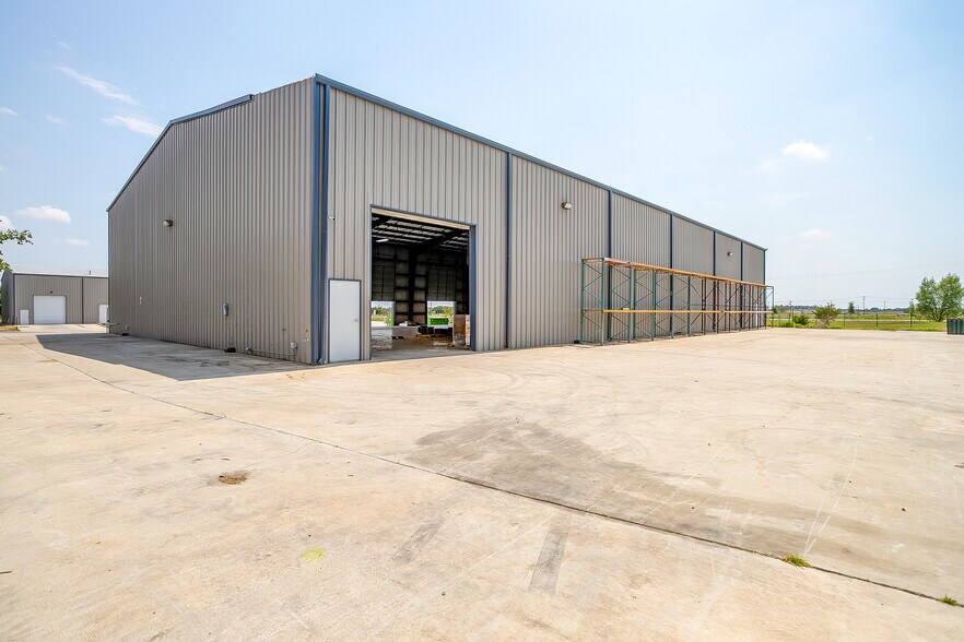 More Photos Of 1635 N FM 156, Ponder Unknown For Lease