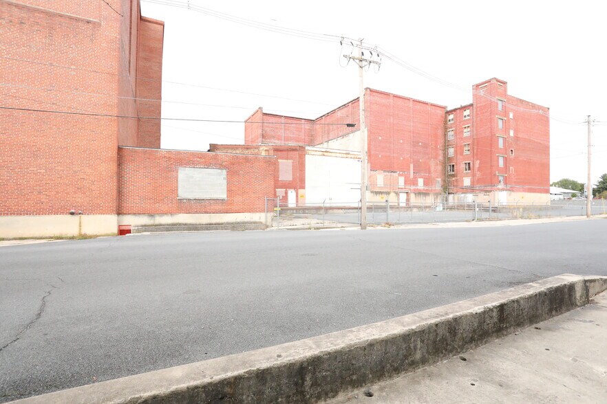 More Photos Of 50 Kennedy St, Chambersburg Warehouse For Sale