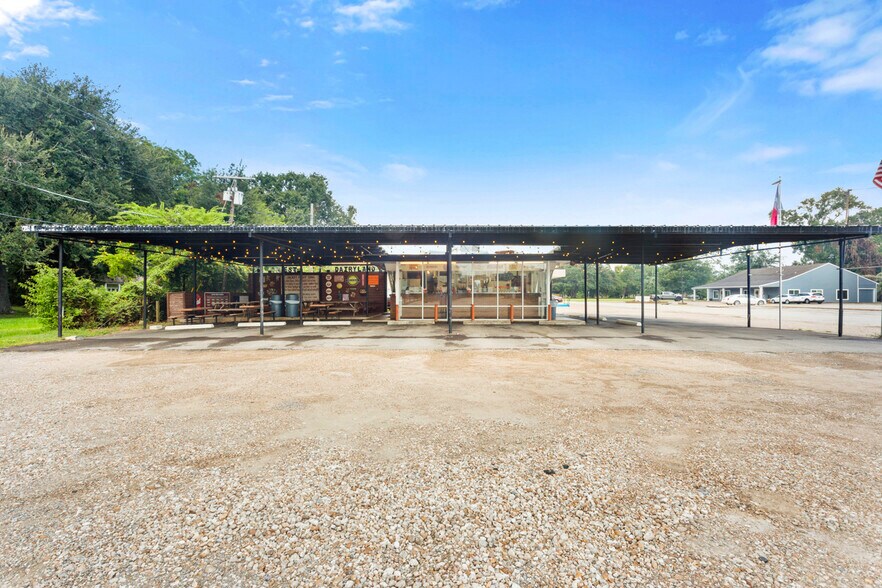 More Photos Of 1300 S Gordon St, Alvin Fast Food For Sale