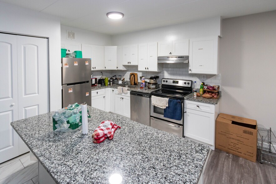 More Photos Of 3809 Clarks Ln, Baltimore Apartments For Sale