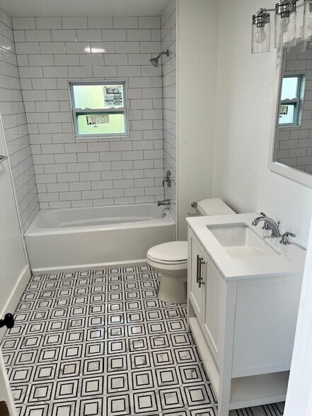 More Photos Of 2745 2nd Ave S, Saint Petersburg Apartments For Sale