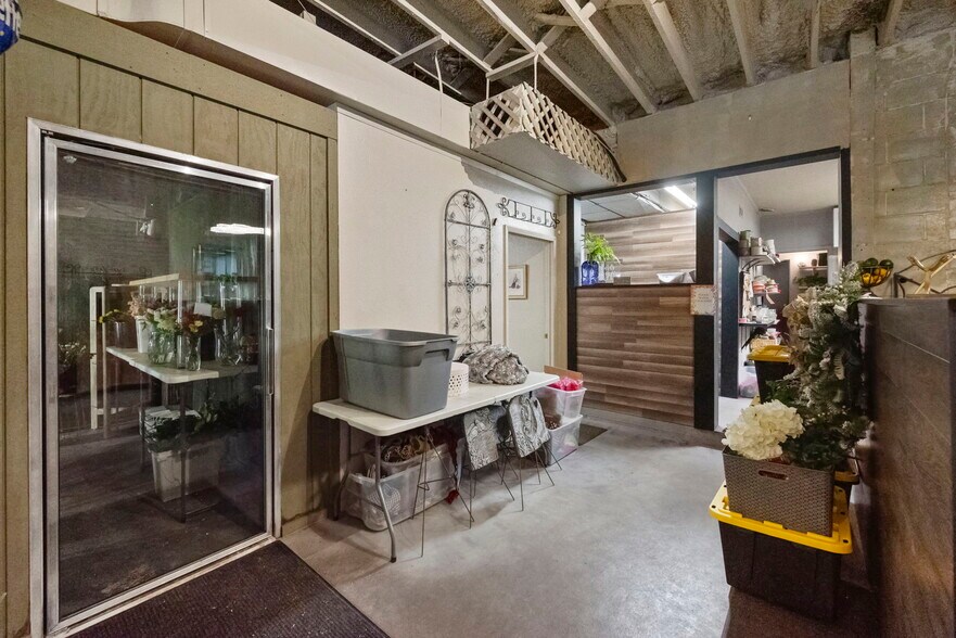 More Photos Of 116 W 3rd St, Brookston Storefront Retail Office For Sale