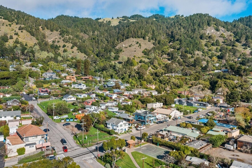 More Photos Of 3488 Shoreline hwy, Stinson Beach Storefront Retail Residential For Sale
