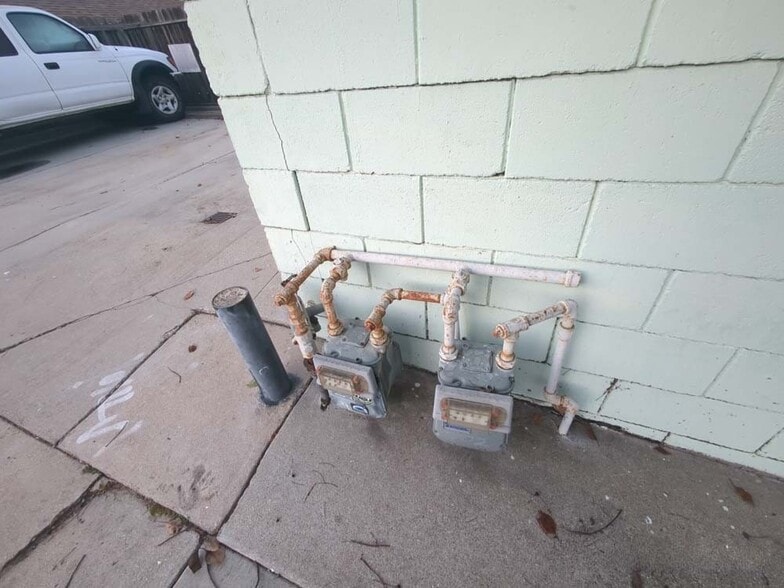 More Photos Of 702 Vesta St, Inglewood Manufacturing For Sale