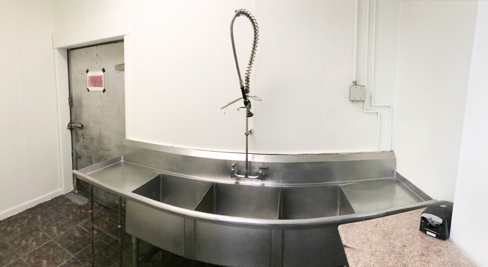 More Photos Of 3036 Waialae Ave, Honolulu Restaurant For Sale