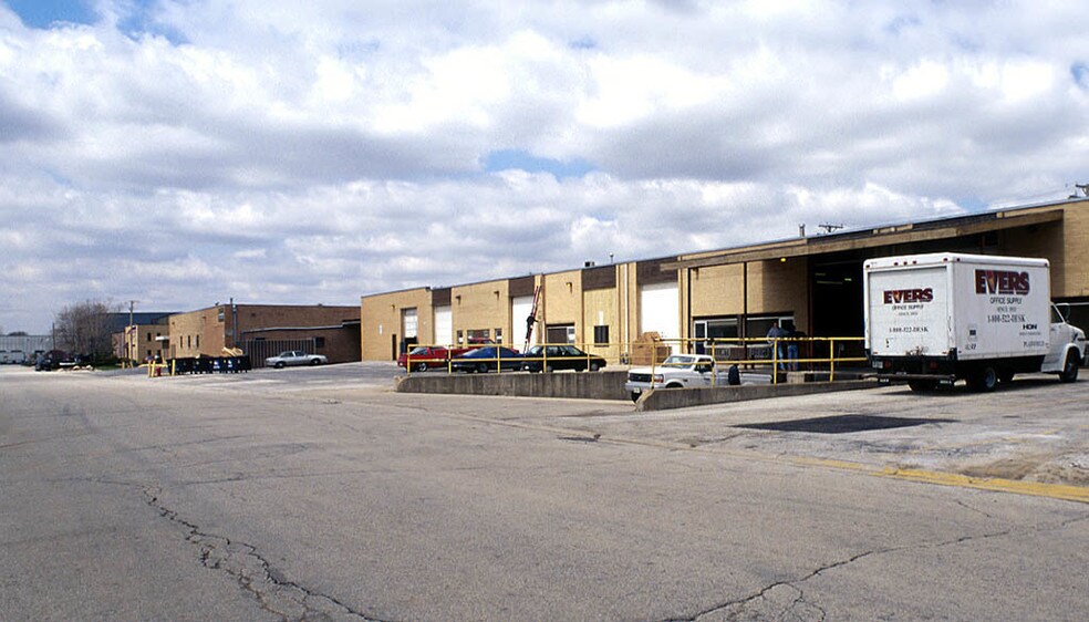 More Photos Of 11743 S Mayfield Ave, Alsip Warehouse For Lease