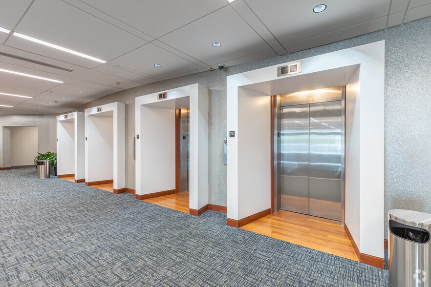 More Photos Of 1 International Plz, Philadelphia Unknown For Lease