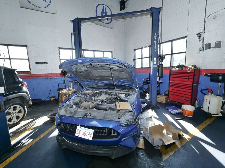 More Photos Of 5000 W Cermak Rd, Cicero Auto Repair For Sale